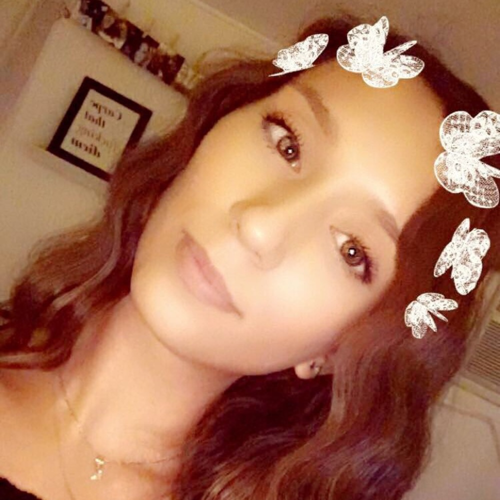 Meet your Posher, Alejandra